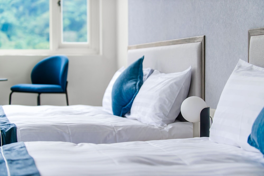 Comfortable Quadruple Room with Lake View photo 2