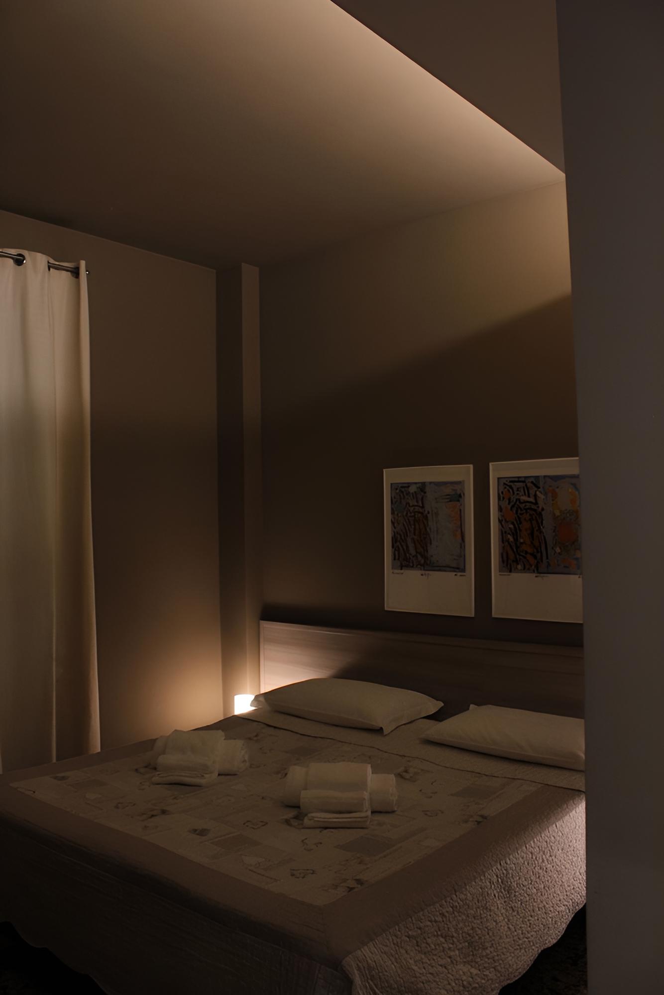 Economy Twin Room, Ensuite, Mountain View