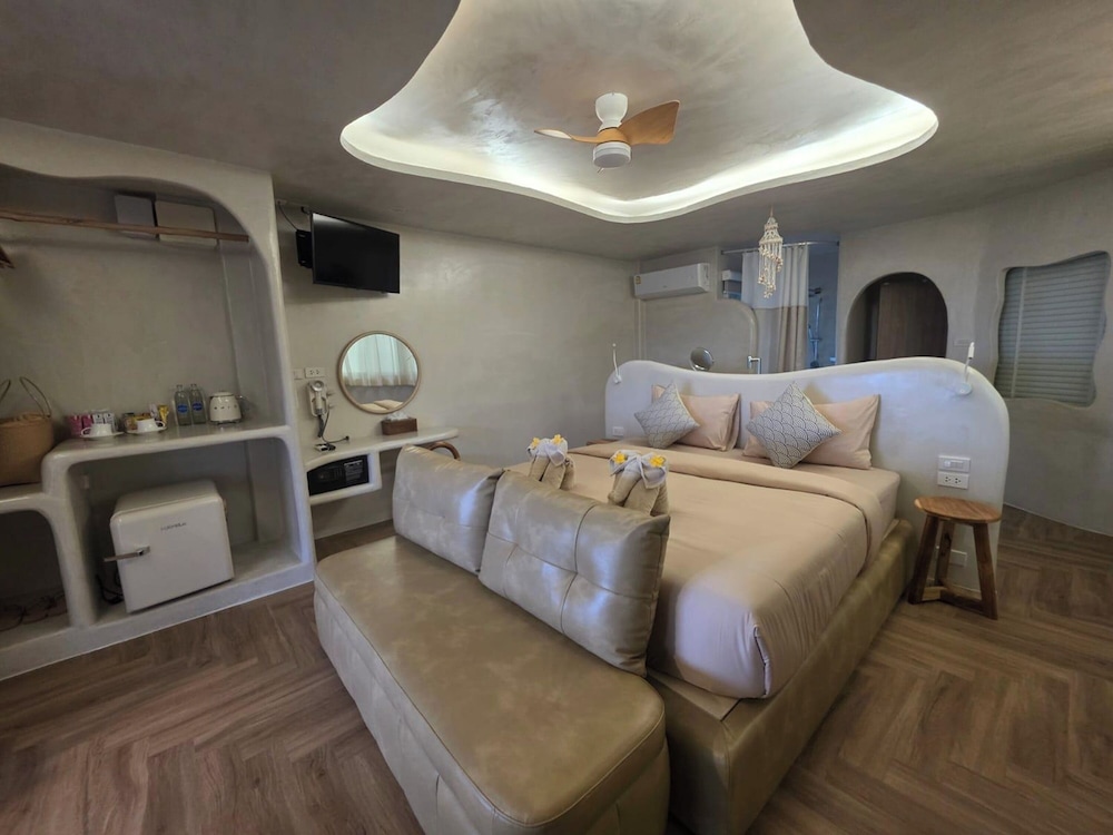 Luxe Suite with Plunge Pool and Seaview - Photo 8