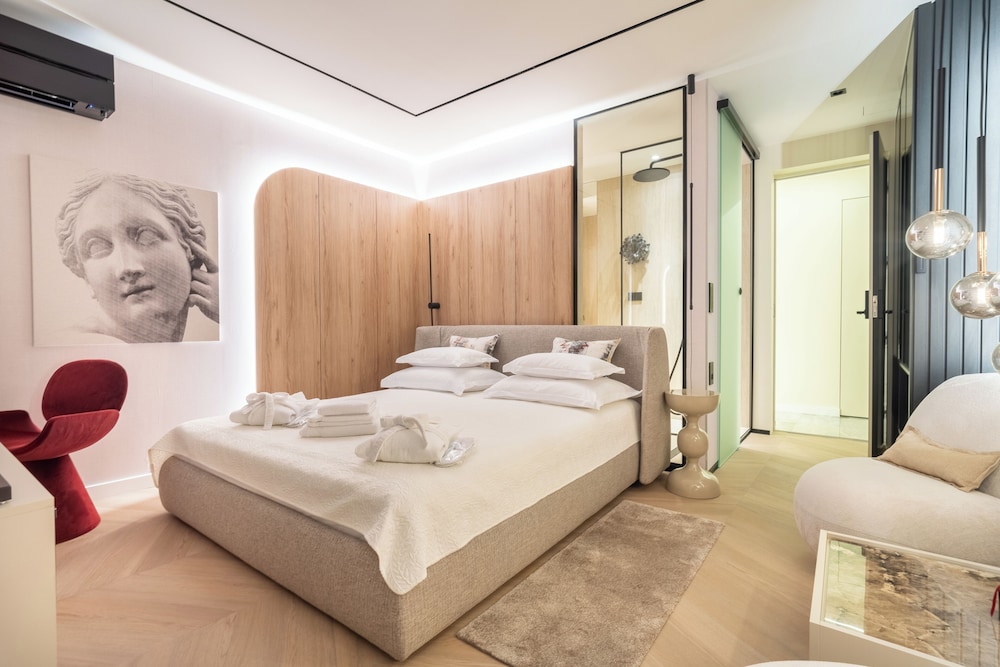 Deluxe Double Room, City View