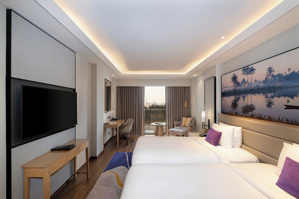 Deluxe Room Twin Beds with Balcony - Photo 4