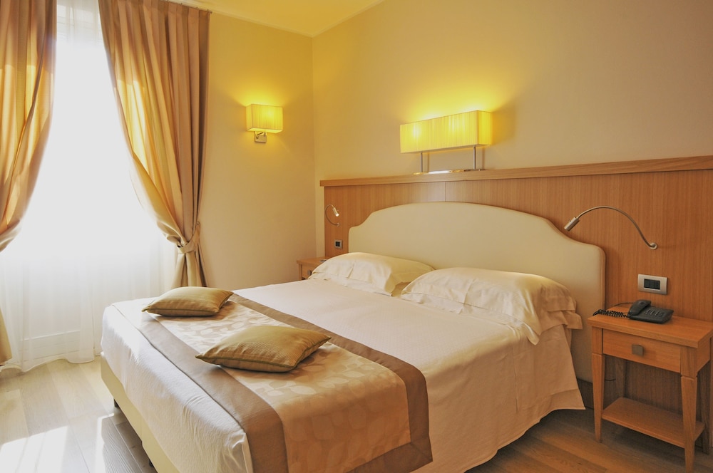 Classic Double Room - Photo 2