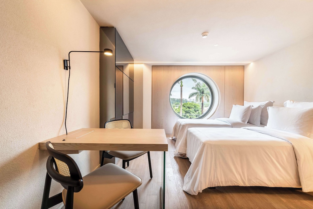 Double Twin Room - Photo 1