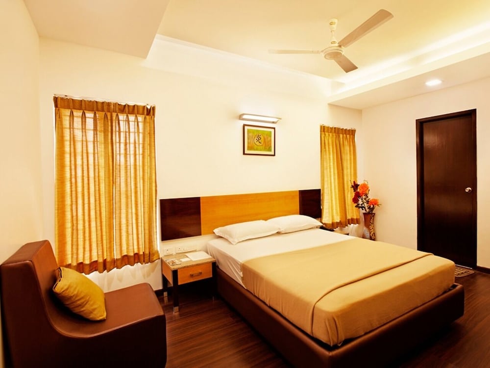 Superior Double Room, City View