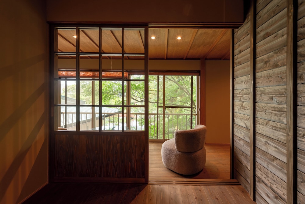 Sengen-no-ma" Family Room with Lake View photo 1