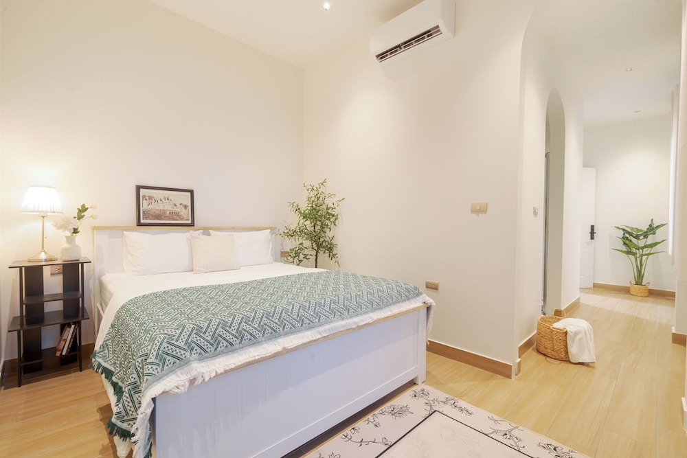Deluxe Double Room with Shower photo 1