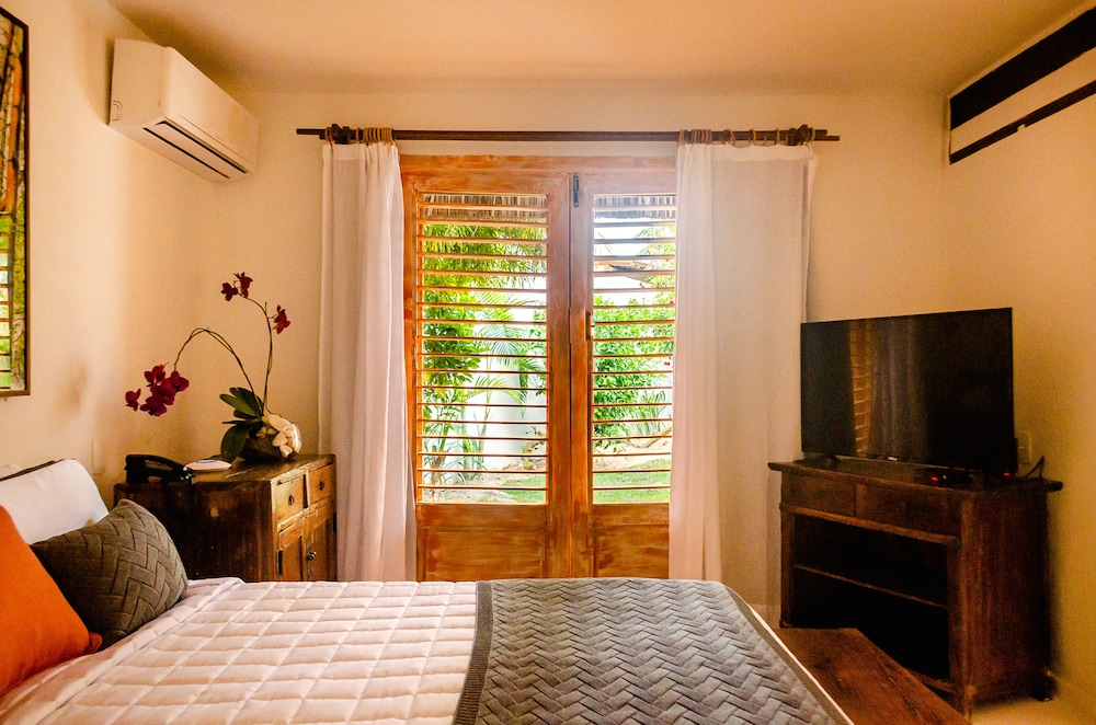 Suite with garden and private pool photo 3