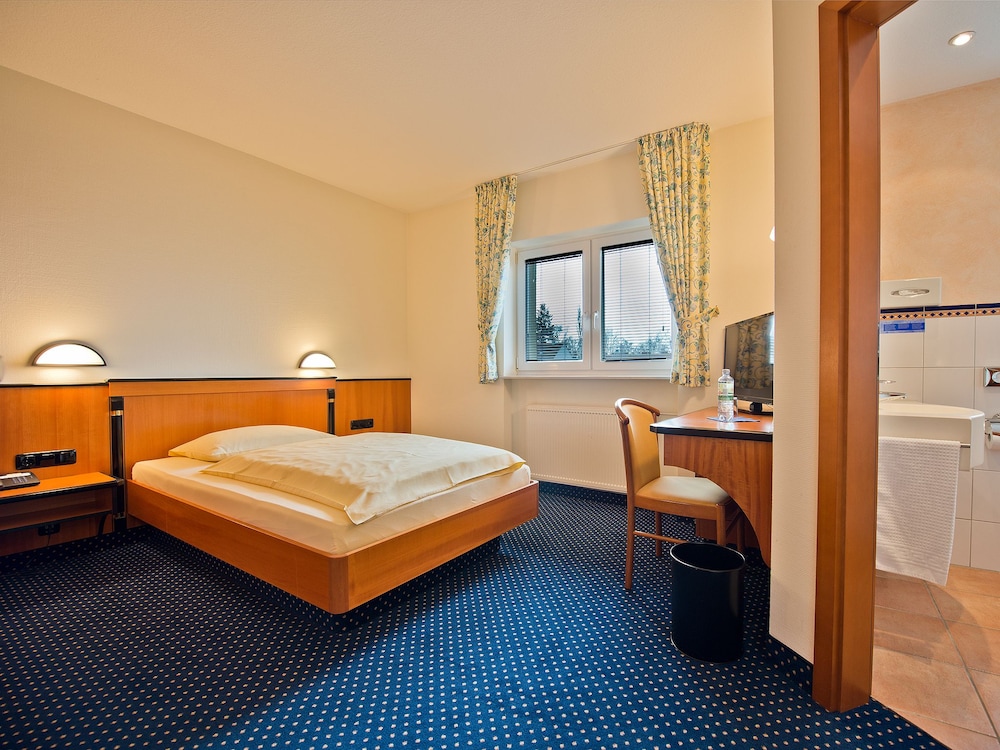 Standard Double Room photo 2