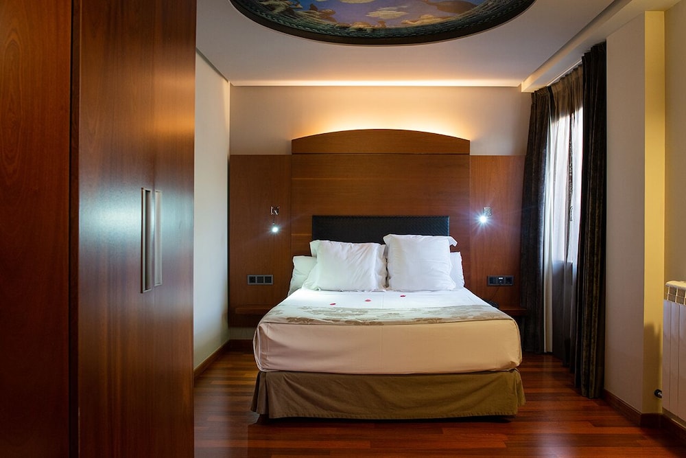 Double Room Single Use - Photo 3