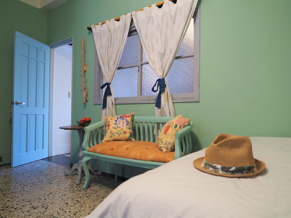 Family Quadruple Room, 2 Queen Beds photo 2