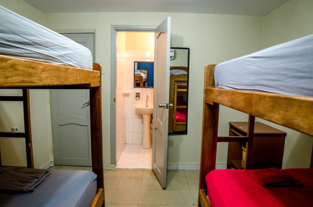 Shared Mix Dorm, Air Conditioner, Ensuite, 4 Beds photo 2
