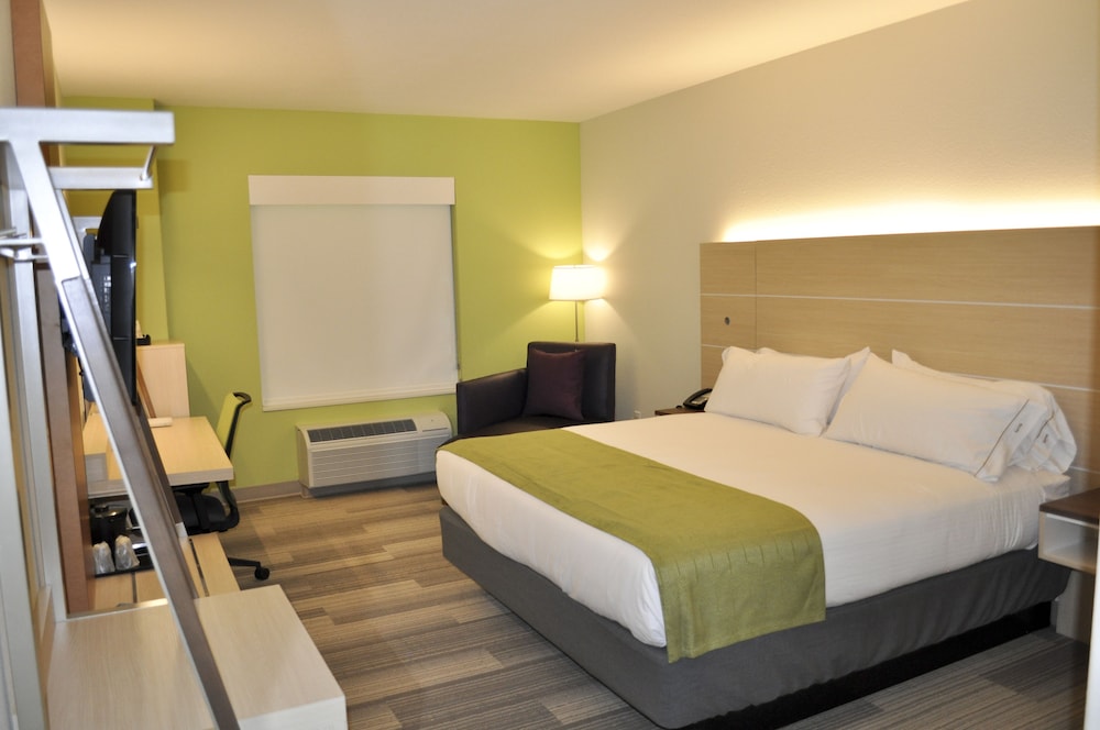 Standard Room, 1 King Bed (Leisure) photo 2