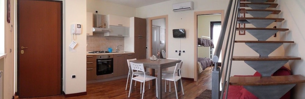 Basic House, 2 Bedrooms, Mountain View photo 1