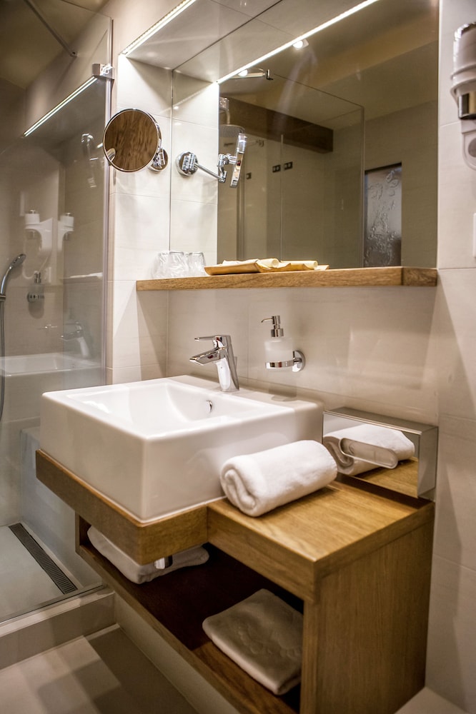 Duplex Suite - Photo 4