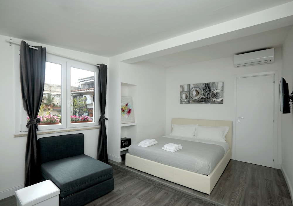 Triple Room, Balcony