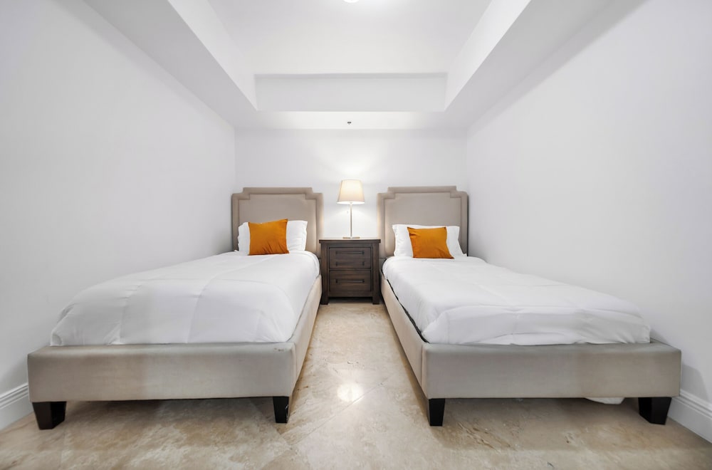 Deluxe Apartment, 3 Bedrooms, Bay View photo 2