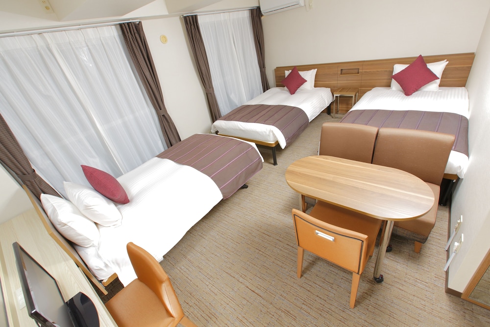 Deluxe Triple Room, Non Smoking (Cleaning is Optional with Additional Cost) photo 3