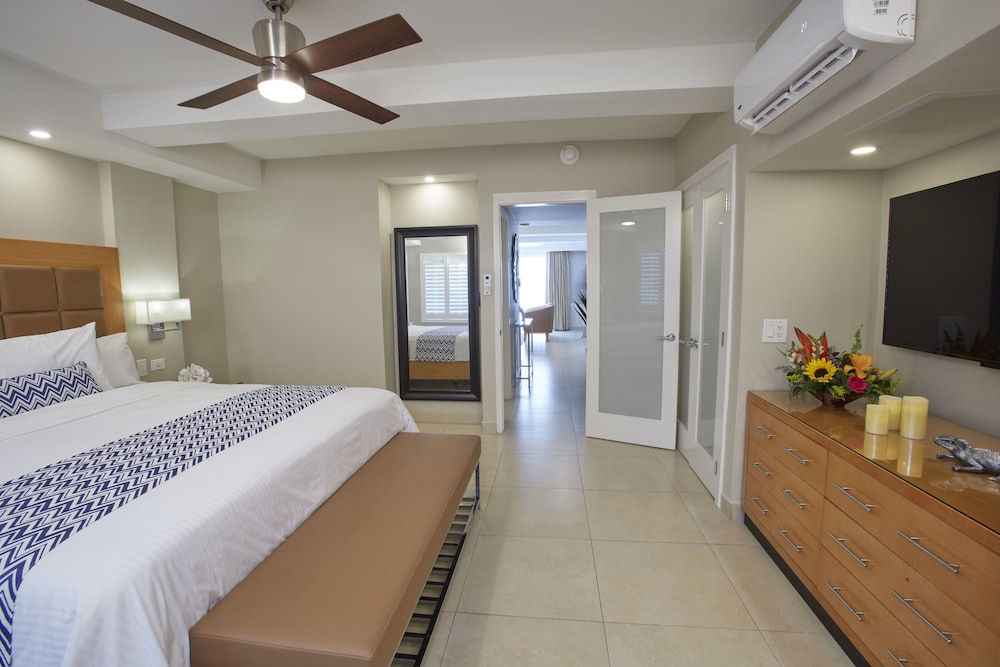 Suite, 1 Bedroom - Photo 9