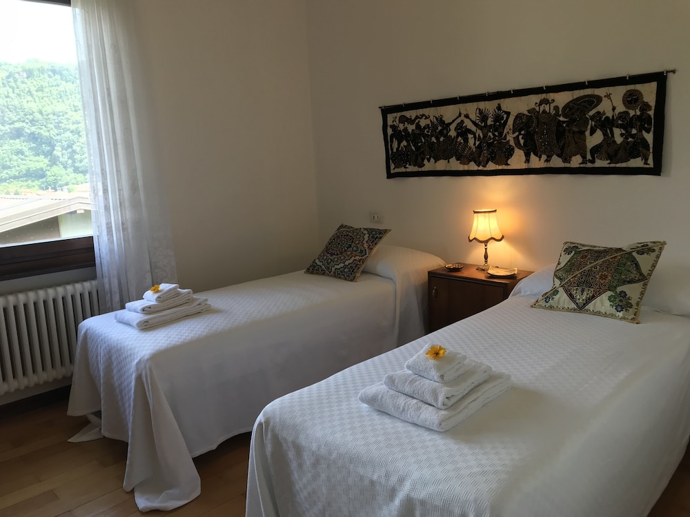 Double Or Twin Room, Shared Bathroom (Africa) photo 1