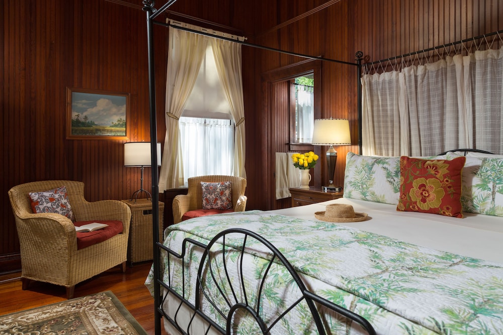 Romantic Room, 1 King Bed, Non Smoking photo 1