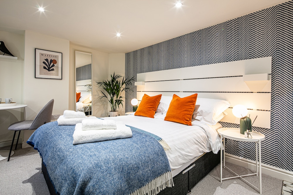Business Studio, 1 Double Bed, No Windows photo 3