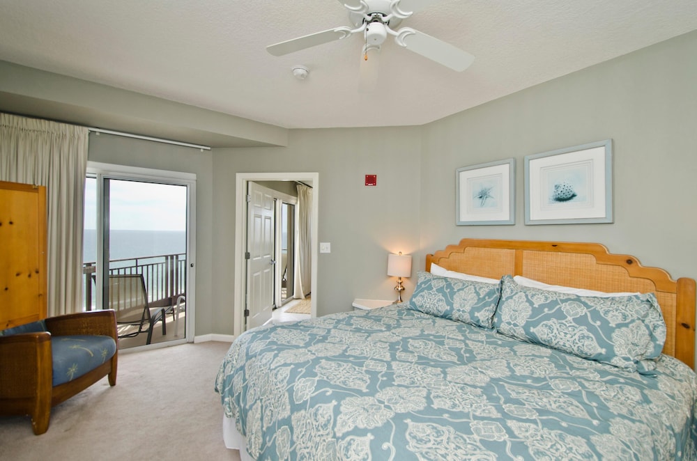 Condo, 1 King Bed With Sofa Bed (Westwinds 4821) photo 2
