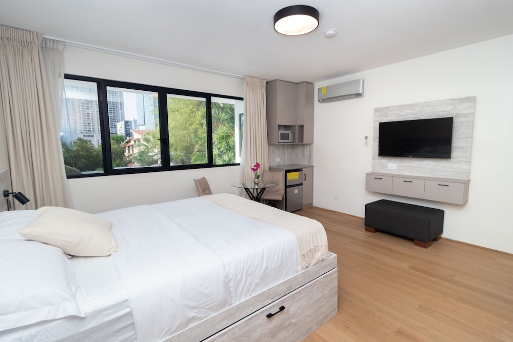 SUITE CROWN photo 1
