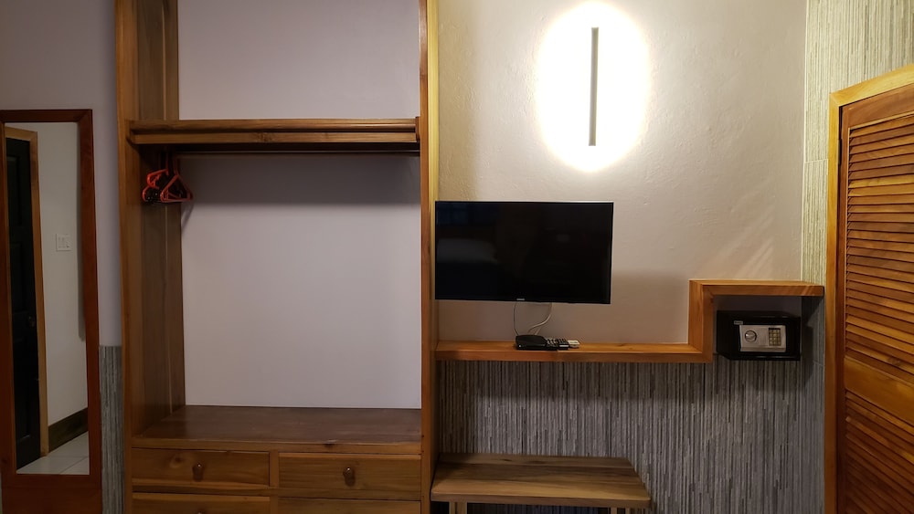 Deluxe Triple Room photo 2
