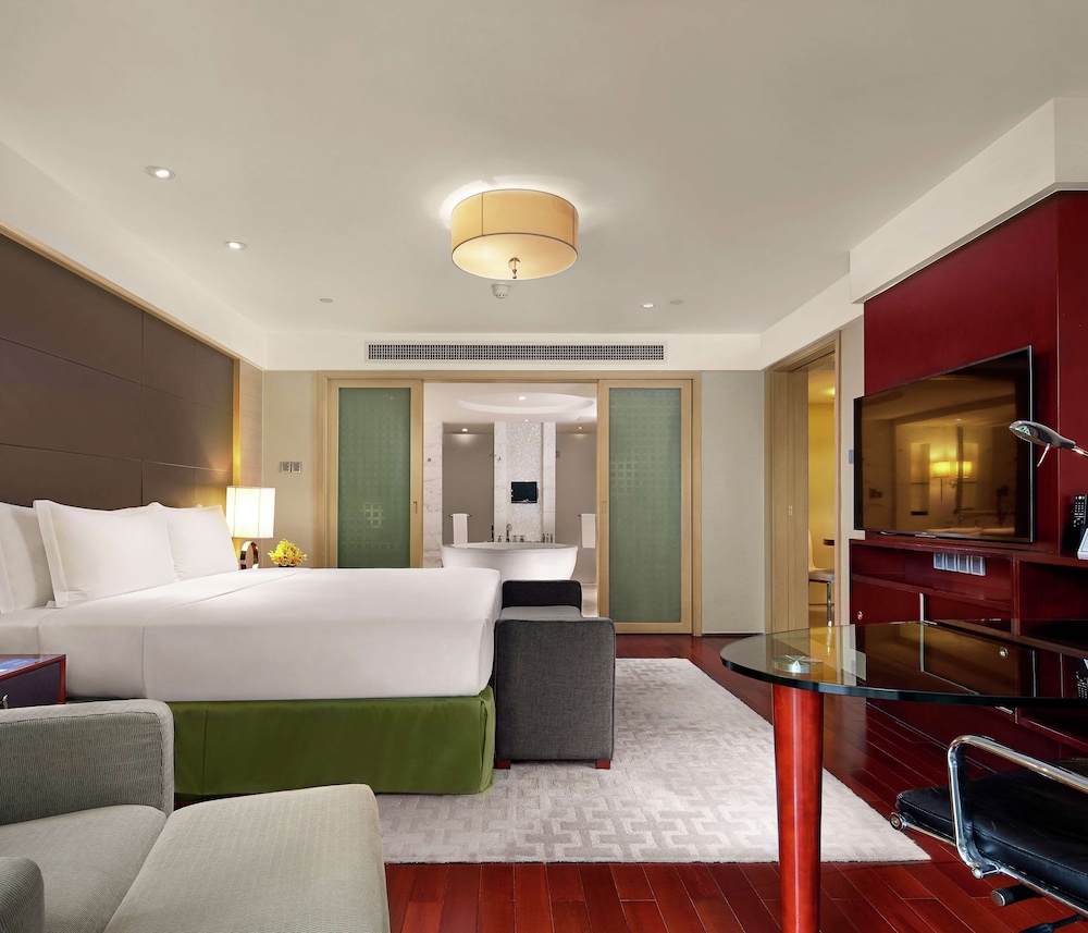 Deluxe Apartment, 2 Bedrooms, Balcony thumbnail 6