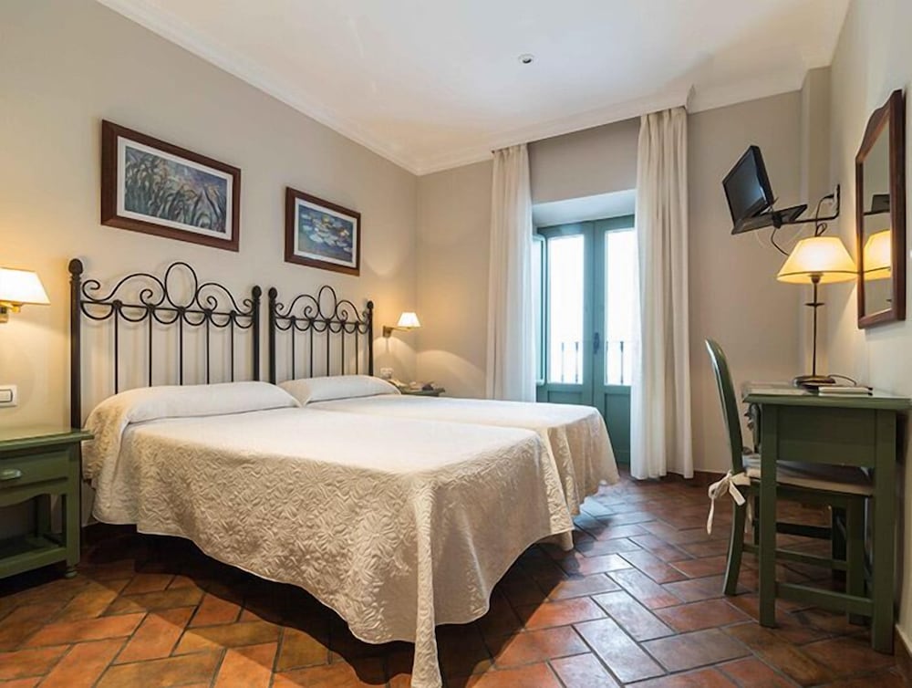 Triple Room - Photo 1