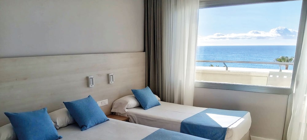 Deluxe Triple Room, Balcony, Sea View