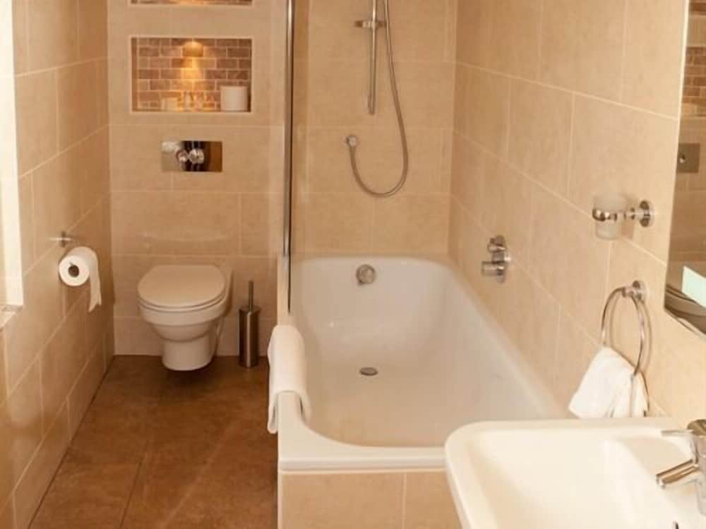 Double Room, Ensuite - Photo 3