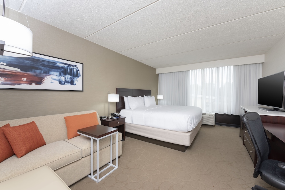 Standard Room, 1 King Bed - Photo 2