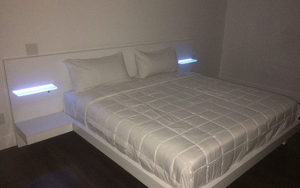 Executive Room, 1 King Bed, Non Smoking, Refrigerator & Microwave - Photo 2