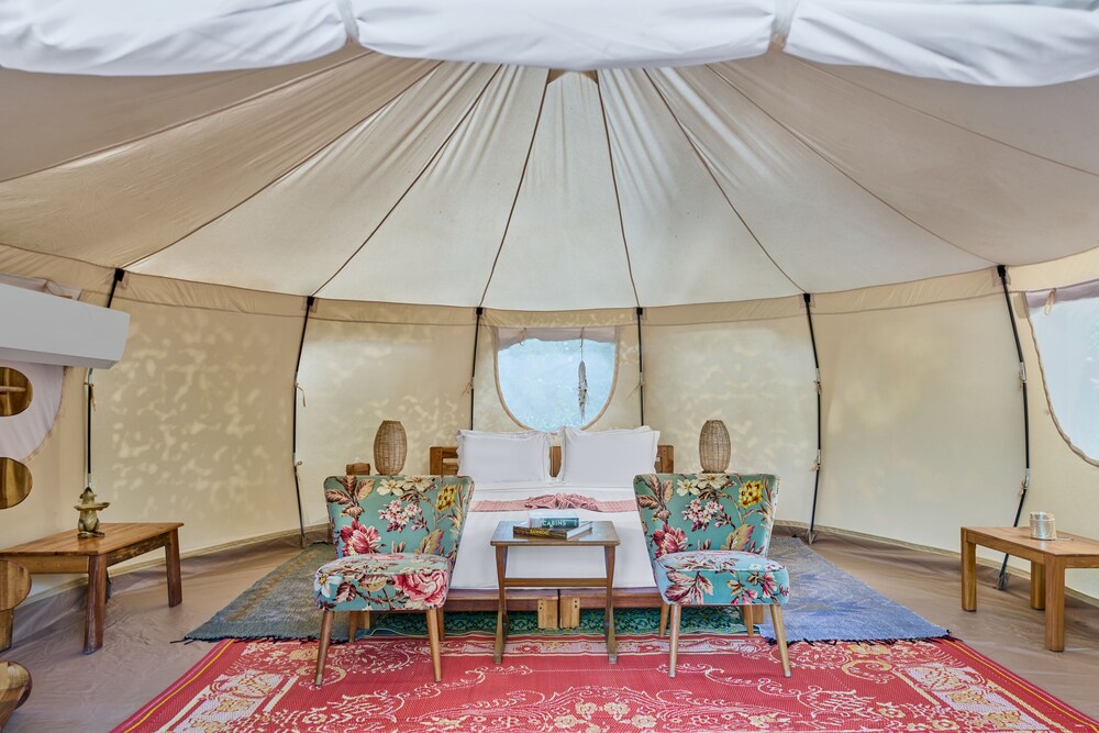 Explorer Tent photo 3