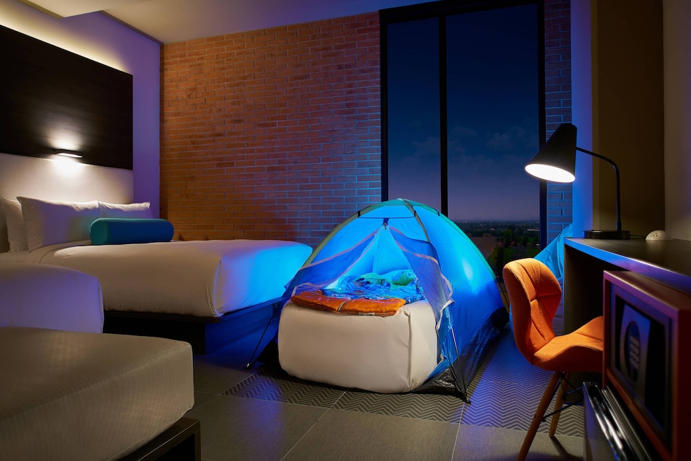 Aloft, Room, 2 Queen Beds