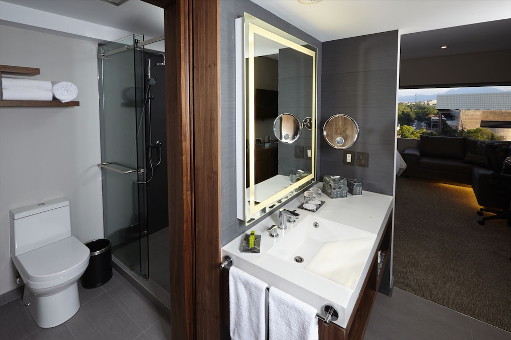 Classic Room, 2 Queen Beds (Chapultepec Park View) - Photo 2
