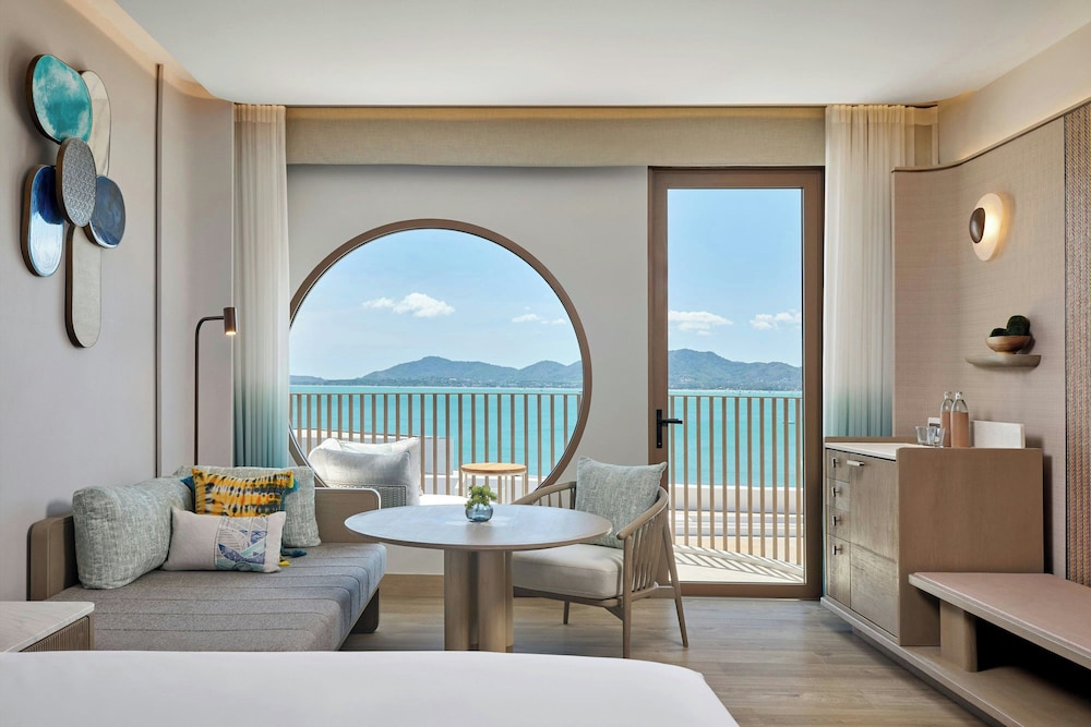 Deluxe Room, 1 King Bed with Sofa bed, Sea View