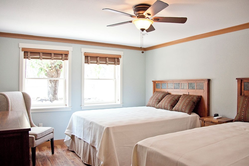 Suite, 2 Queen Beds
