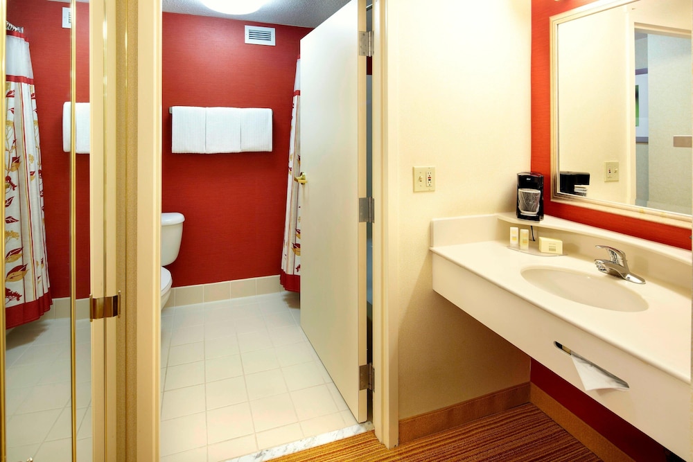 Room, 2 Queen Beds - Photo 3