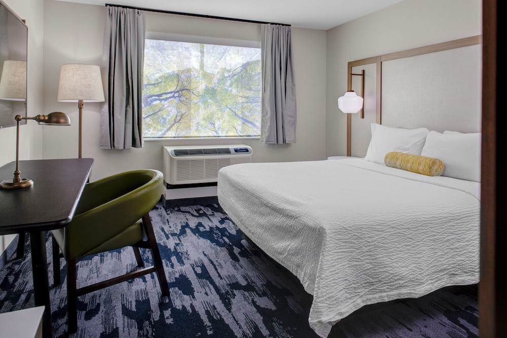 Room, 1 King Bed (Mobility/Hearing Access, Transf Shwr)