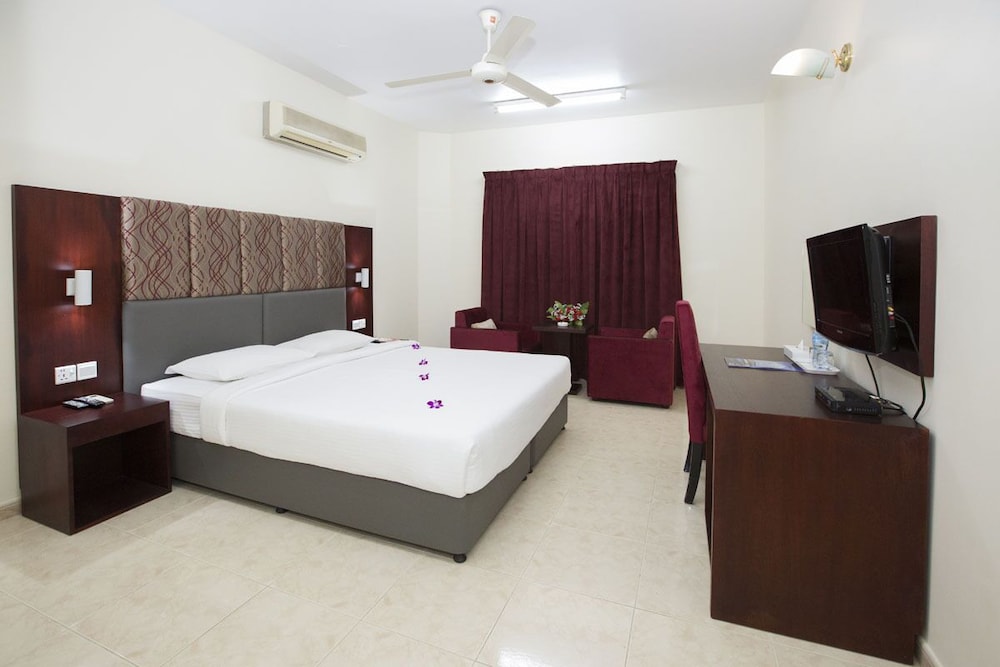 Suite - Photo 1
