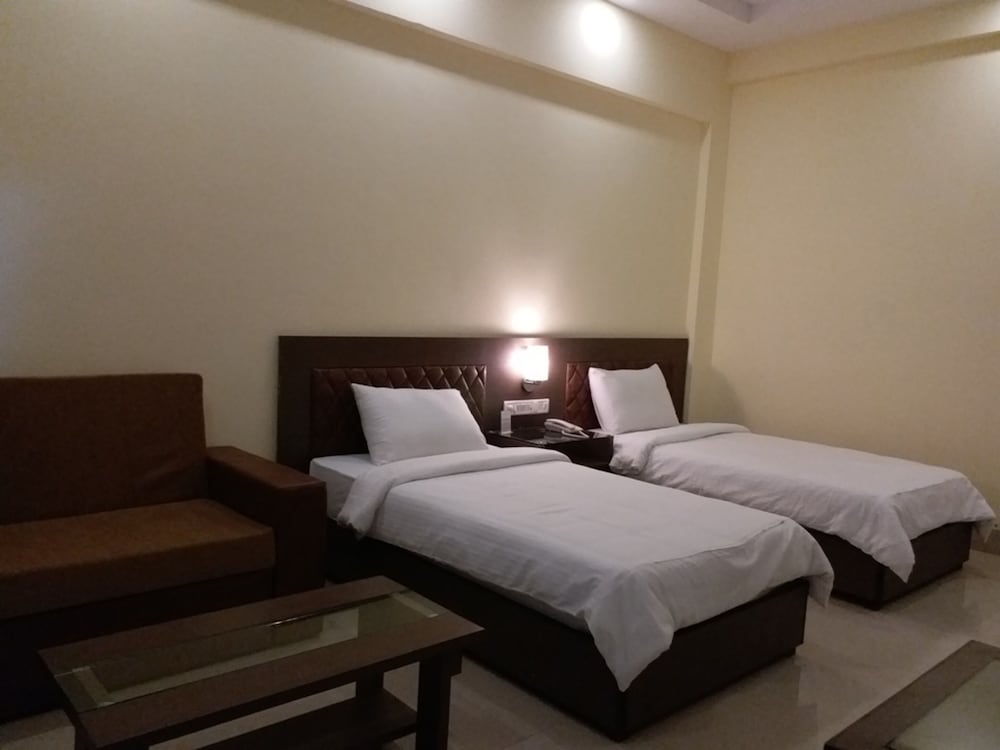 Deluxe Double or Twin Room photo 2