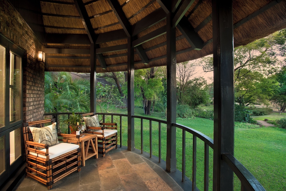 Suite (Reserve View) photo 2