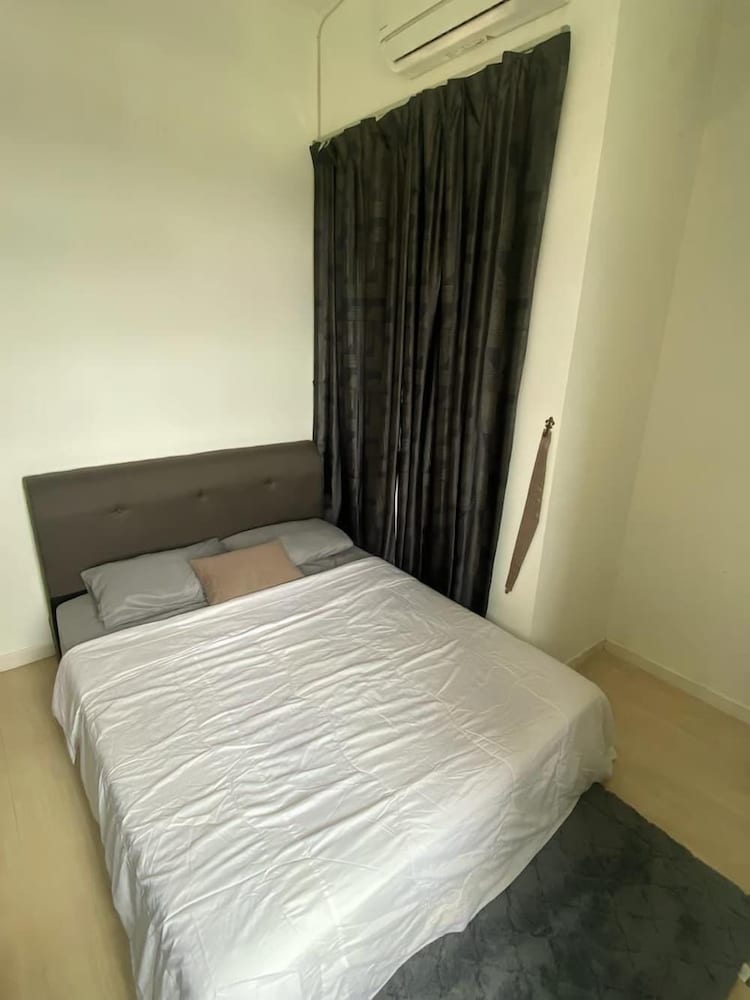 Apartment, 1 Queen Bed, City View
