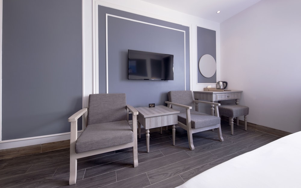 Deluxe Twin Room, City View - Photo 2