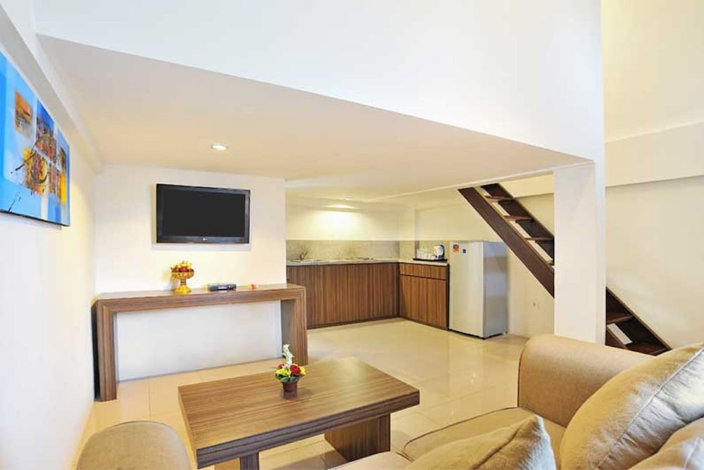 Suite - Photo 2