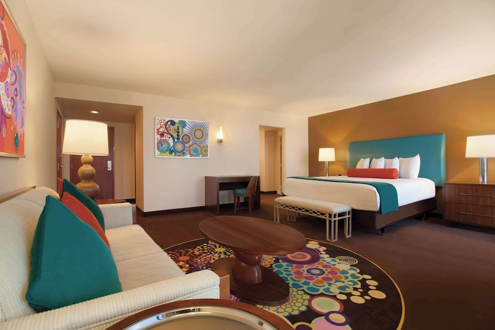 Room, 1 King Bed (High Floor) - Photo 2