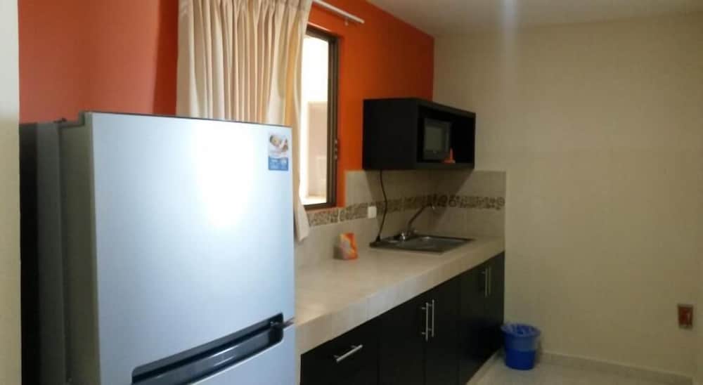 Standard Suite, Kitchenette, Pool View photo 3