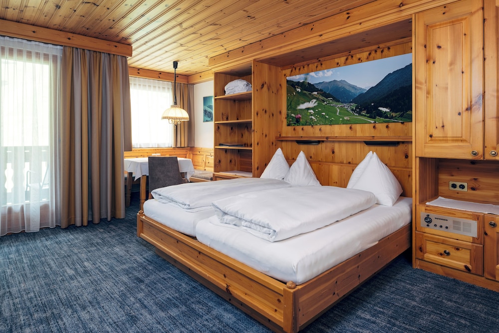 Superior Double Room, Balcony photo 1